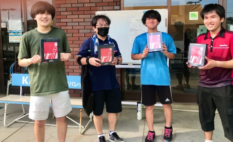 2022　中級男子Dチーム戦　準優勝　谷崎家※お父様とお子様3名です（3名が八王子テニスアカデミー在籍）