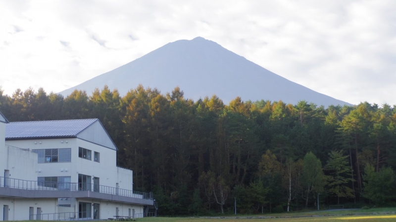 富士山をバックに気持ち良く練習。